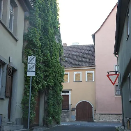 Wunderschoene In Mit Kueche, Bad Und Piano