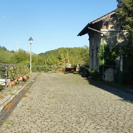 Appartement Wunderschoene In Mit Kueche, Bad Und Piano
