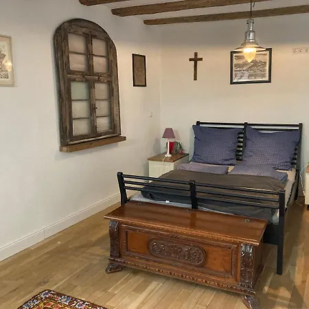 Apartment Wunderschoene In Mit Kueche, Bad Und Piano