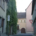 Wunderschoene In Mit Kueche, Bad Und Piano