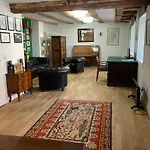 Wunderschoene In Mit Kueche, Bad Und Piano *