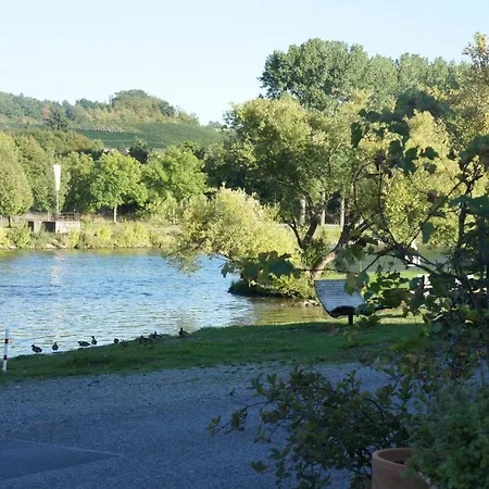 Wunderschoene In Mit Kueche, Bad Und Piano Apartament *