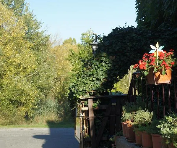 Wunderschoene In Mit Kueche, Bad Und Piano Appartamento