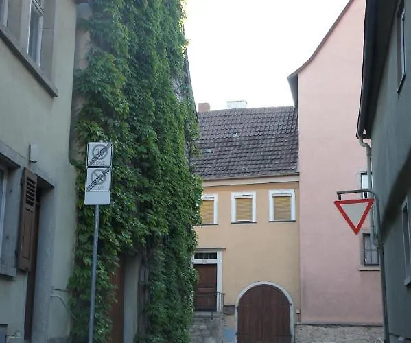 Wunderschoene In Mit Kueche, Bad Und Piano