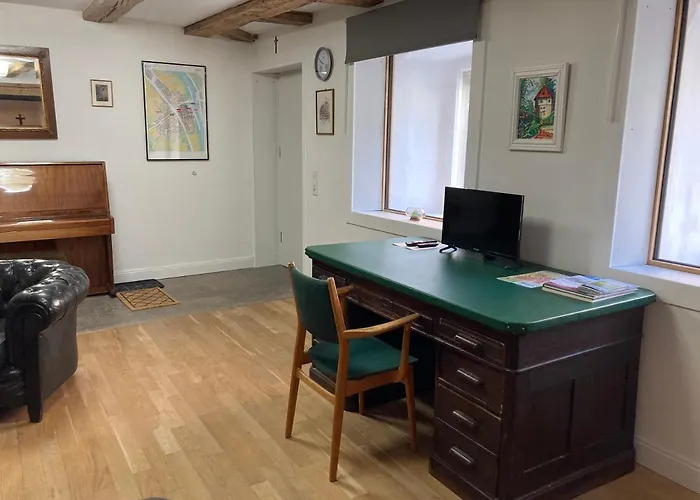 Wunderschoene In Mit Kueche, Bad Und Piano *
