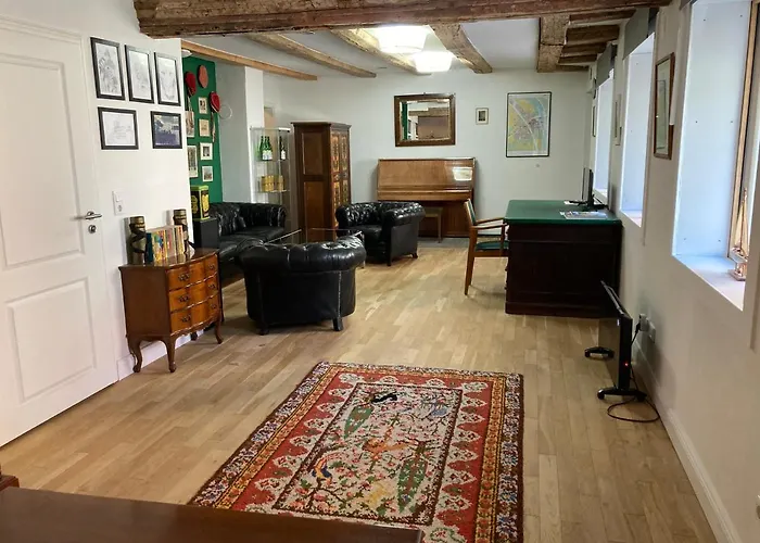 Wunderschoene In Mit Kueche, Bad Und Piano *